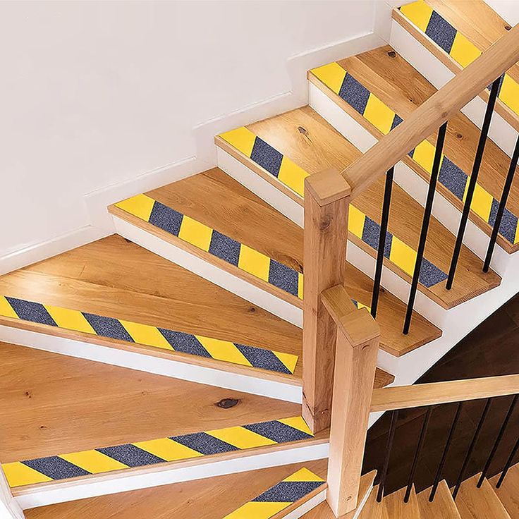 Tangga dengan Material Anti Slip